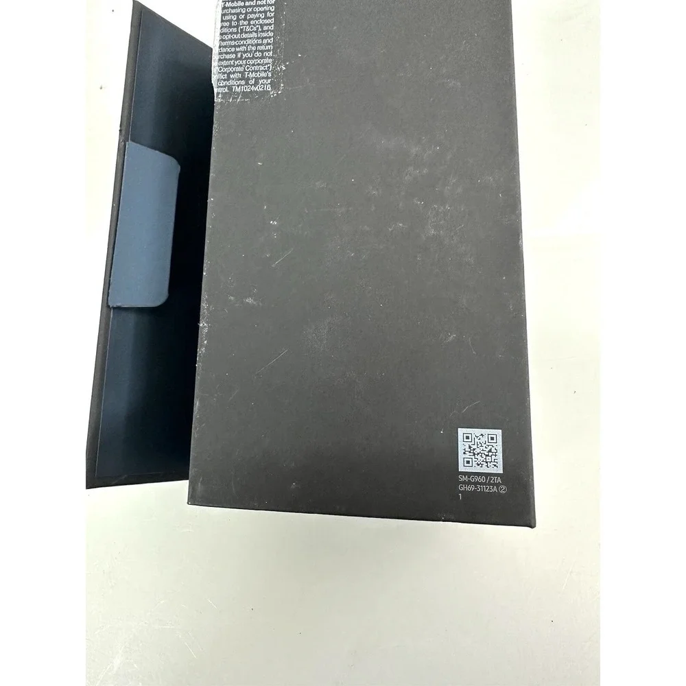 Box With Charging plug, headphones, adapter for Samsung Galaxy